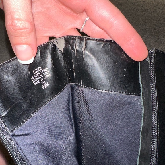 Circa Joan & David CJSOL Black
Leather Pointed Toe Side Zip Heeled boots - Picture 10 of 11